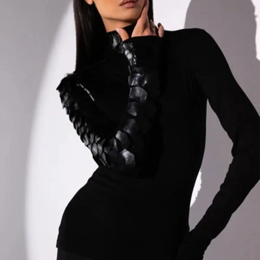 AKIRA NASTASIA SCALE TOP, BLACK SIZE LARGE - Picture 7 of 7